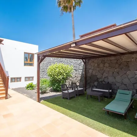 Casa Laura Vista Lobos - Spacious With Heatable Pool And Sea Views * Playa Blanca (Lanzarote)