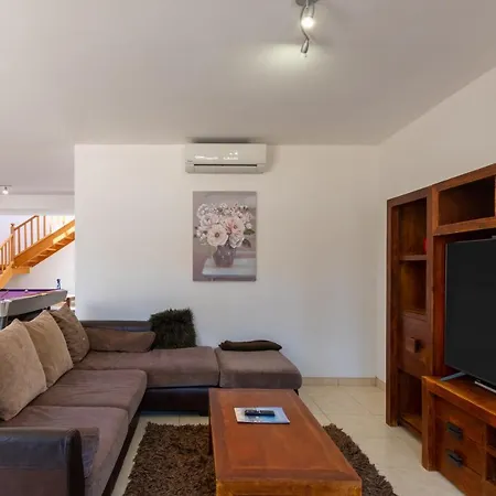 Casa Laura Vista Lobos - Spacious With Heatable Pool And Sea Views