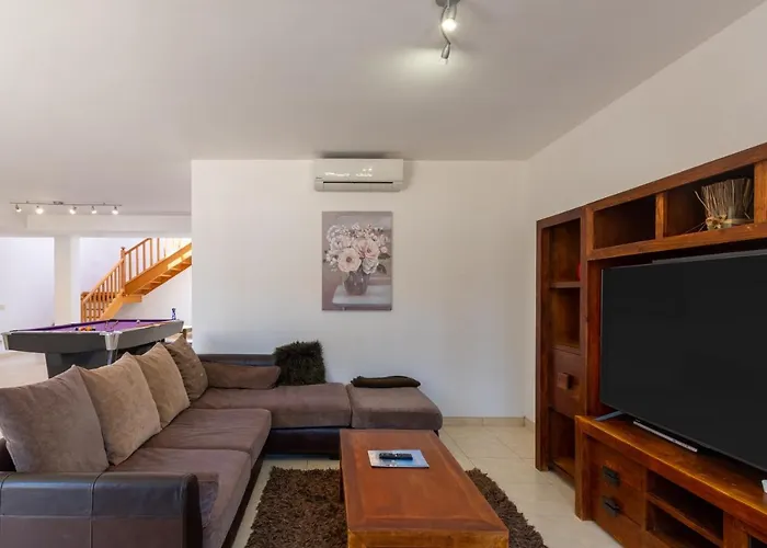 Casa Laura Vista Lobos - Spacious With Heatable Pool And Sea Views