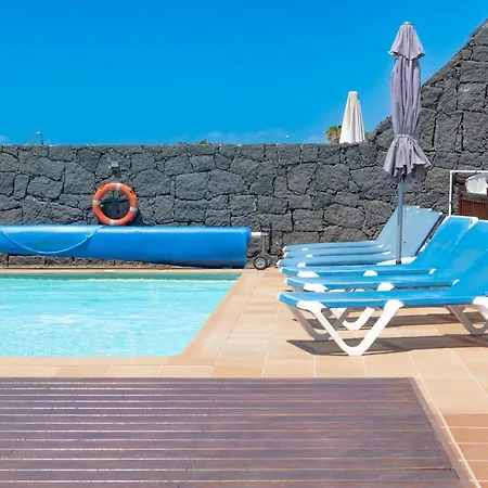 Casa Laura Vista Lobos - Spacious With Heatable Pool And Sea Views Vila Playa Blanca (Lanzarote)