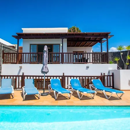 Willa Casa Laura Vista Lobos - Spacious With Heatable Pool And Sea Views Playa Blanca (Lanzarote)