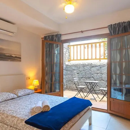 Casa Laura Vista Lobos - Spacious With Heatable Pool And Sea Views Vila Playa Blanca (Lanzarote)