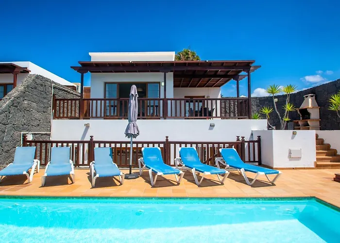 Willa Casa Laura Vista Lobos - Spacious With Heatable Pool And Sea Views Playa Blanca (Lanzarote)